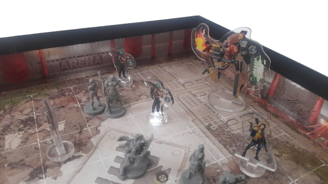 Nanolith Deluxe Erweiterung Spielbrett mit Miniaturfiguren und Szenario
