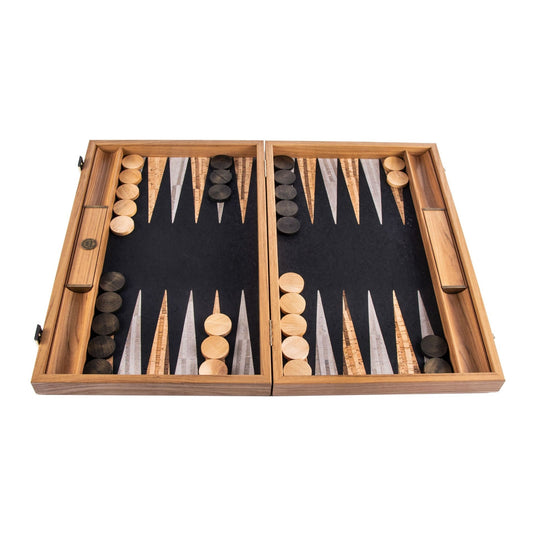 Handgemachtes Backgammon-Set aus schwarzem Naturkork und Eichenholz. Größe 30x17cm