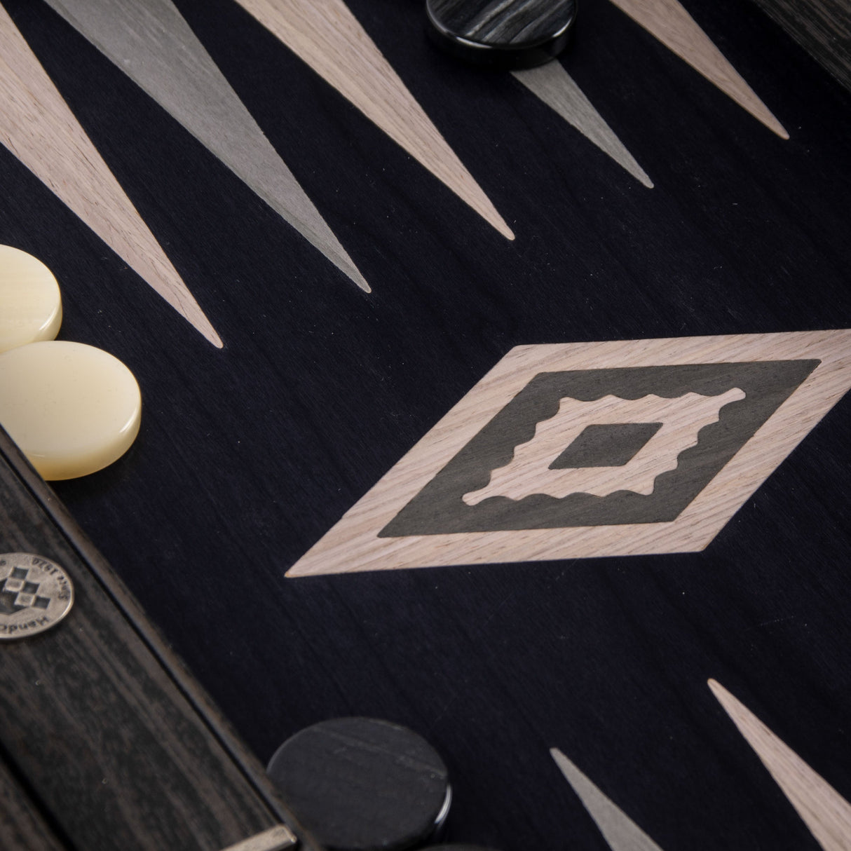 Manopoulos | Backgammon | Schwarze Eiche mit hellgrauen & grauen Punkten - 48x30cm