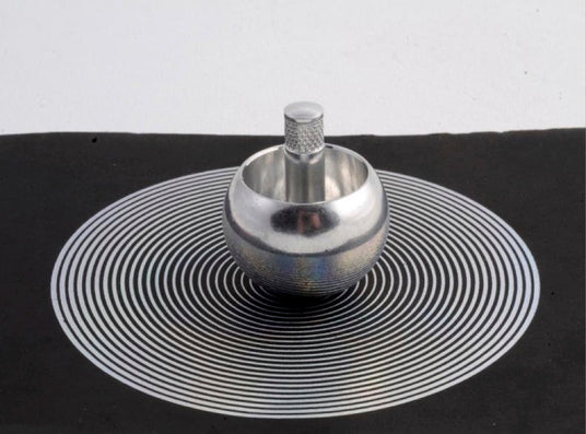 Aeikinition | Kreisel | „Tip top“ | Umdrehkreisel aus Aluminium