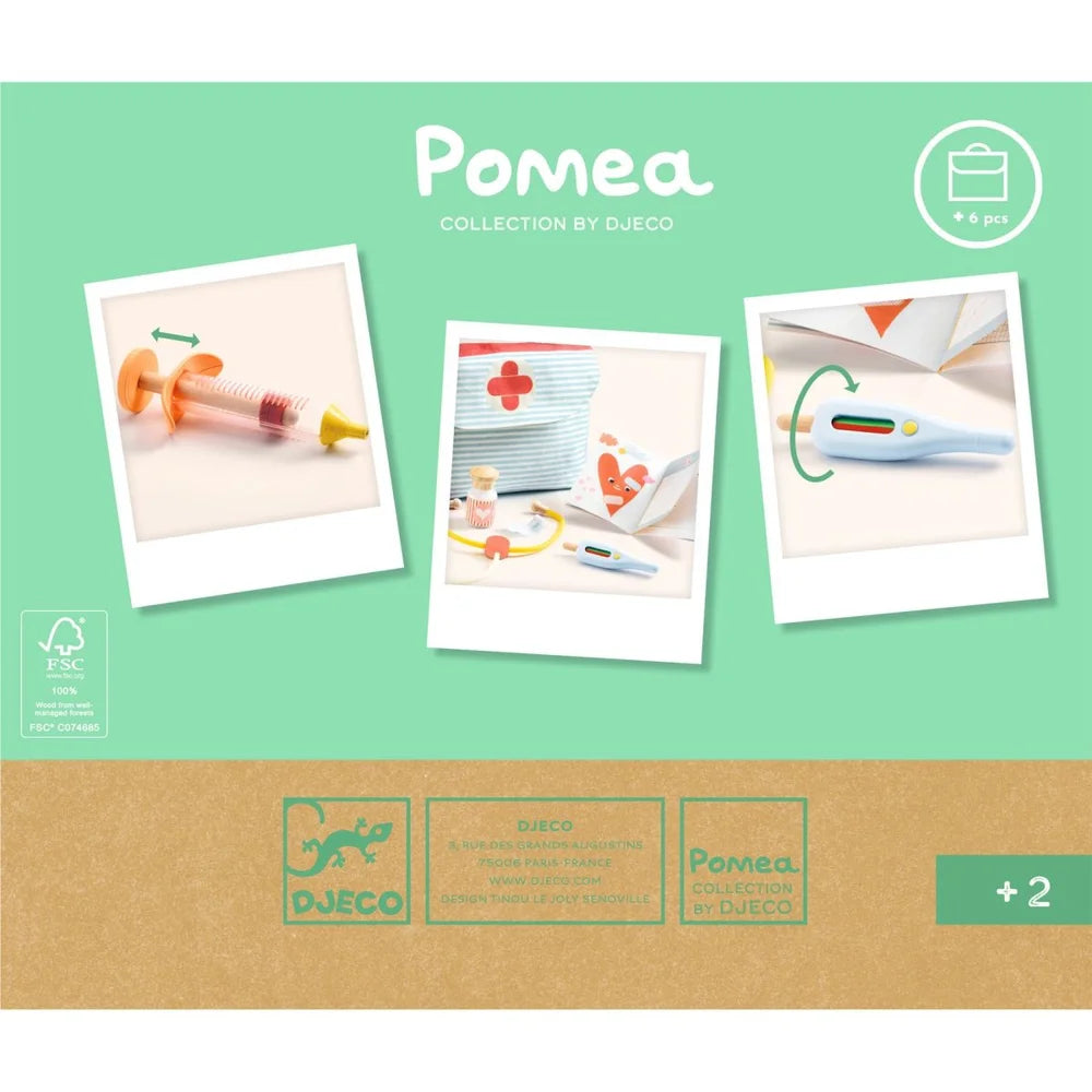 POMEA Puppen Arztkoffer mit Stethoskop, Spritze und Zubehör von Djeco ; POMEA Arztkoffer Set mit Spritze, Stethoskop und Zubehör ; POMEA Puppen Arztkoffer mit medizinischen Spielzeugen und Zubehör ; POMEA Puppen Arztkoffer mit Zubehör und Stethoskop in Tasche ; POMEA Puppen Arztkoffer mit Zubehör und Spielwerkzeugen