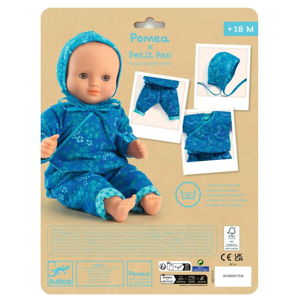 Pomea Puppenkleidung Mikado blaugrünes Blumenmuster Wickeljacke Hose ; POMEA Puppenkleidung Mikado blauer Anzug mit Kopftuch für Babypuppen ; POMEA Puppenkleidung Mikado Set blau mit Blumenmuster und Mütze ; POMEA Puppenkleidung Mikado blau Blumenmuster Puppe sitzt