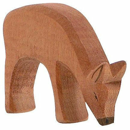 Ostheimer | Hirschkuh fressend