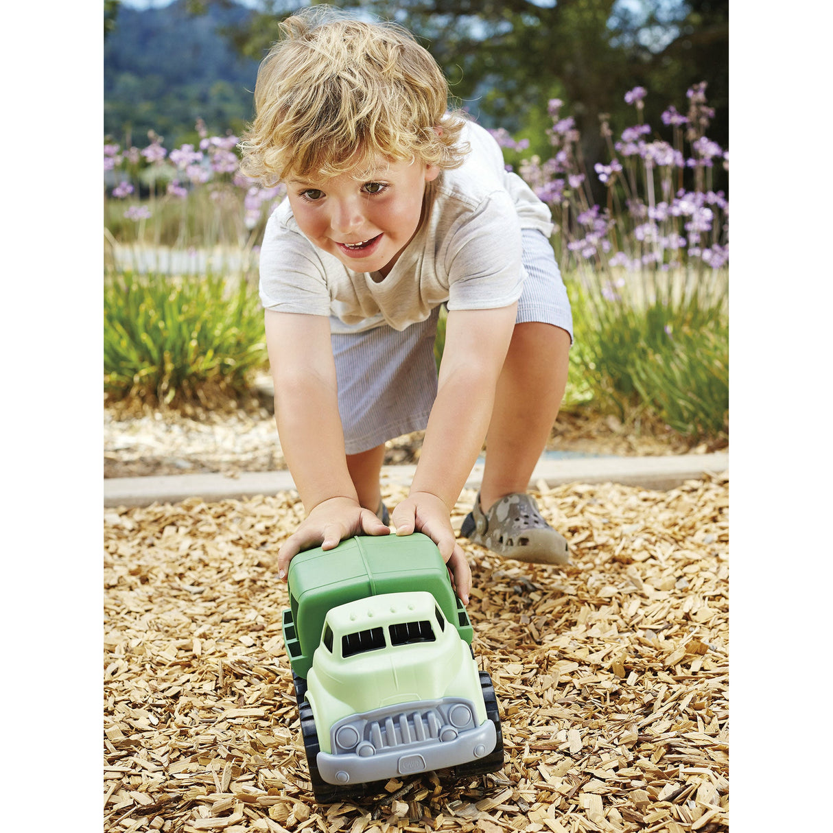 Müllwagen für Recycling grün