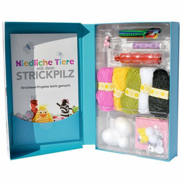 Niedliche Tiere mit dem Strickpilz