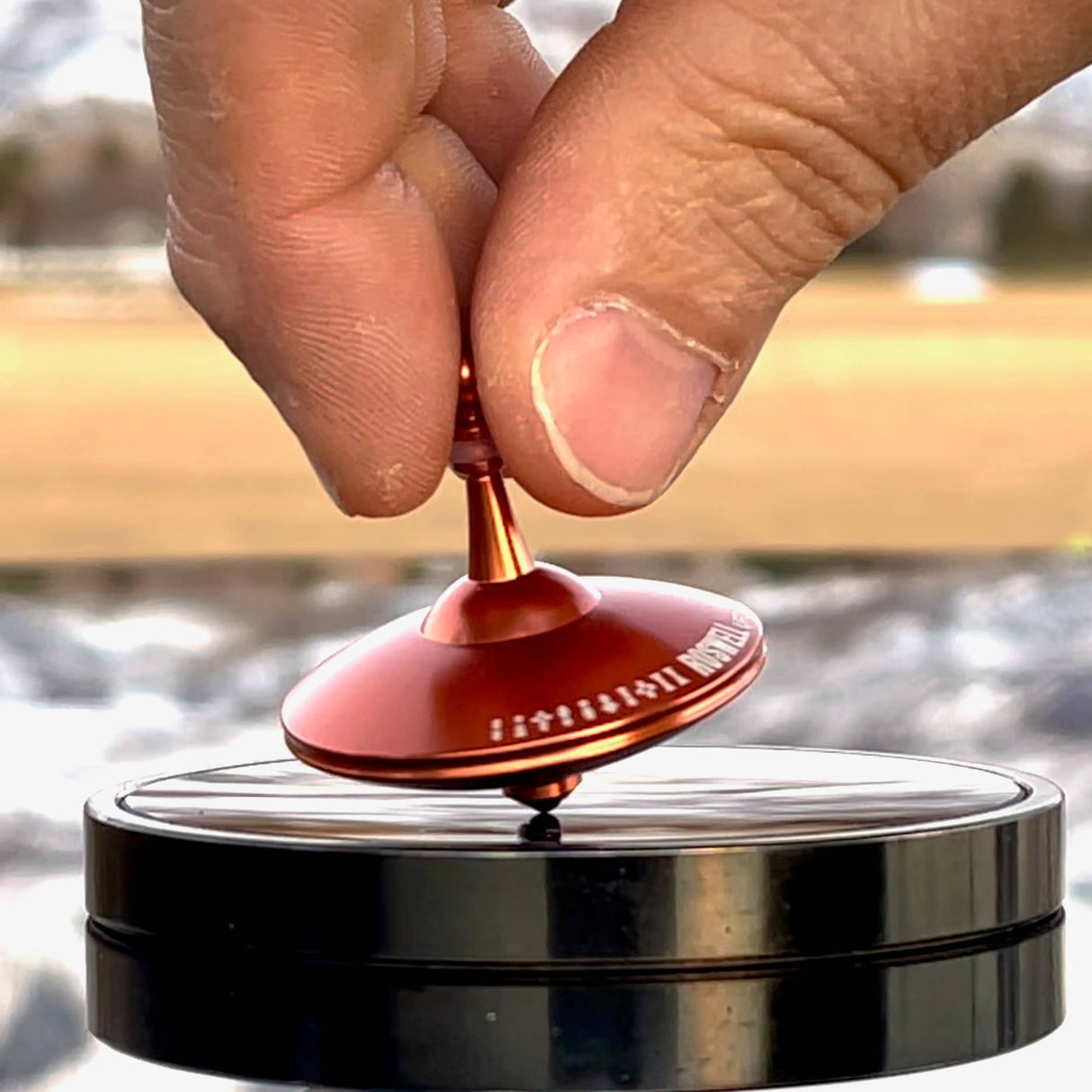 UFO Tops - Metal Spinning Top inspiriert von Roswell, NM UFO Sighting: Kosmisches Silber