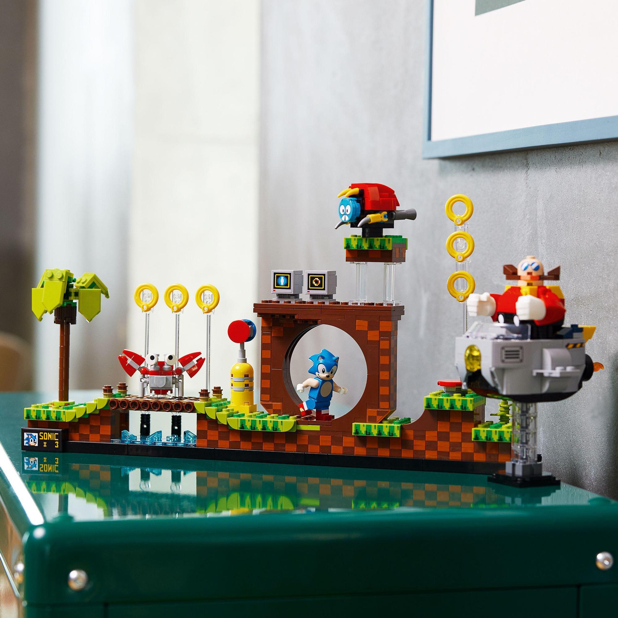 LEGO® | 21331 | Sonic the Hedgehog™ – Green Hill Zone