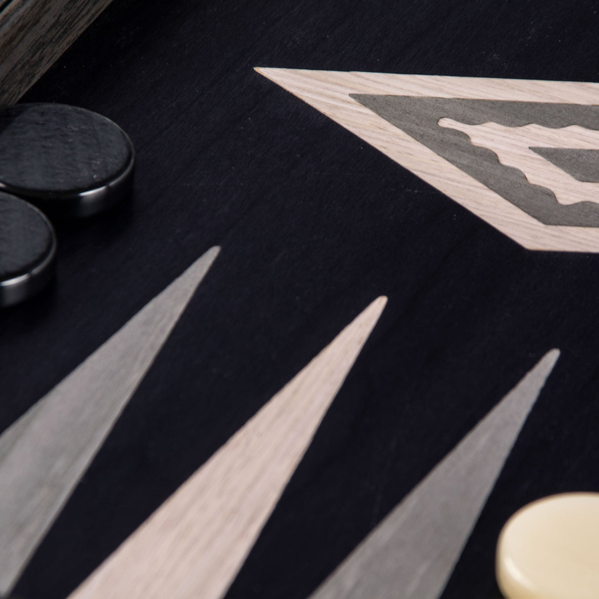 Manopoulos | Backgammon | Schwarze Eiche mit hellgrauen & grauen Punkten - 48x30cm