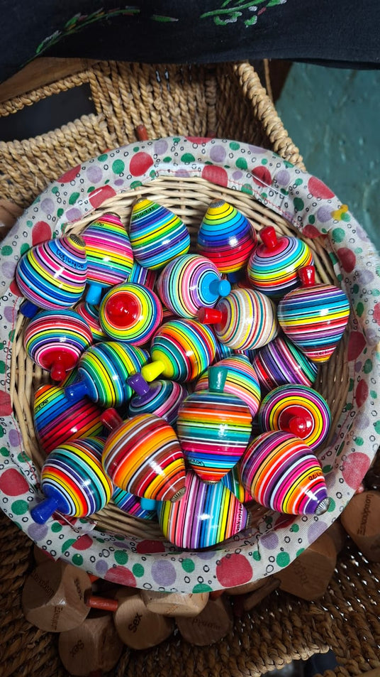 Aeikinition | Kreisel | „Renata“ | bunt mit Linien