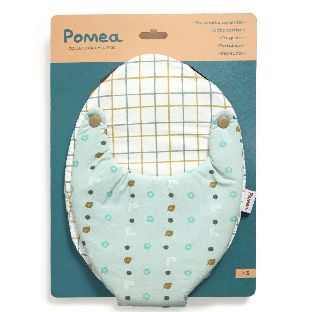 POMEA Puppentrage Blue Gray mit Muster, Djeco Kollektion ; POMEA Puppentrage Blue Gray für 32-42cm Puppen, maschinenwaschbar ; POMEA Puppentrage Blue Gray mit gelben Trägern und Hörnern ; POMEA Puppentrage Blue Gray mit Puppe und gelbem Tragesystem