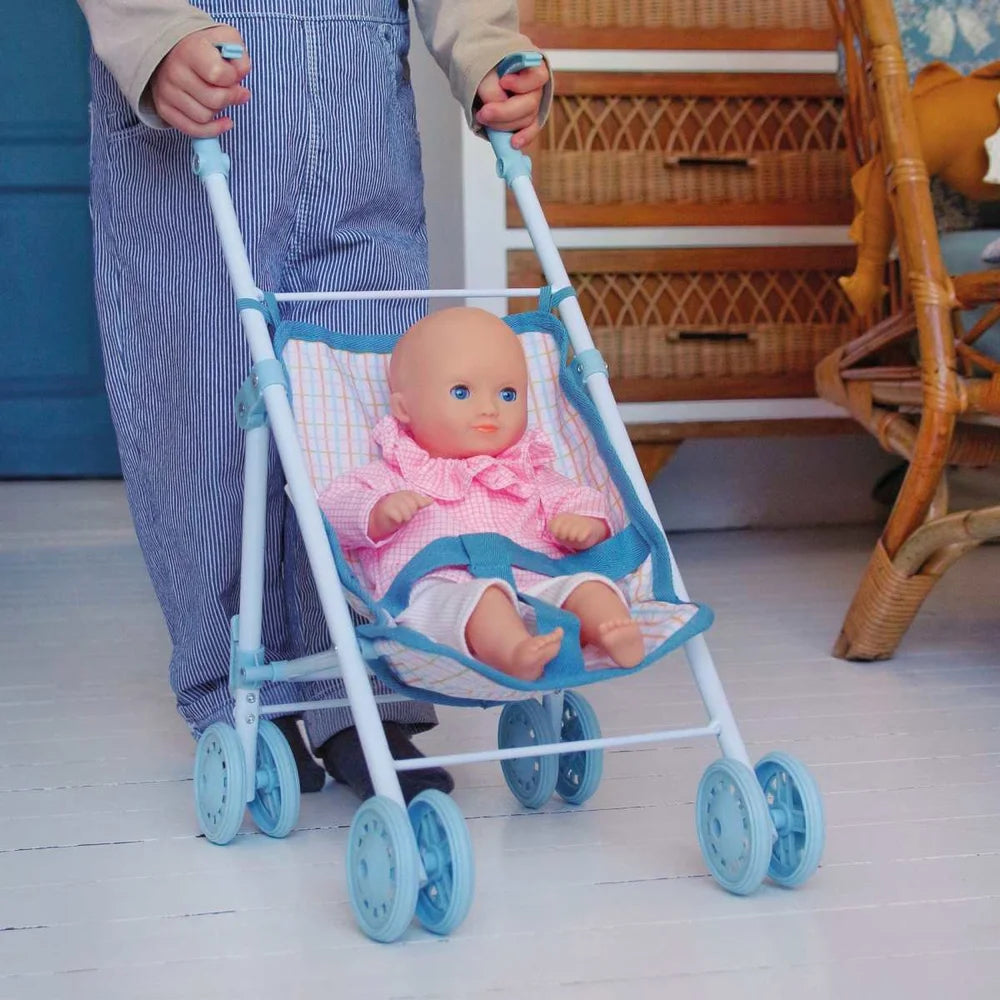 POMEA Puppenbuggy blau mit rosa gekleideter Puppe, Kind schiebt Wagen