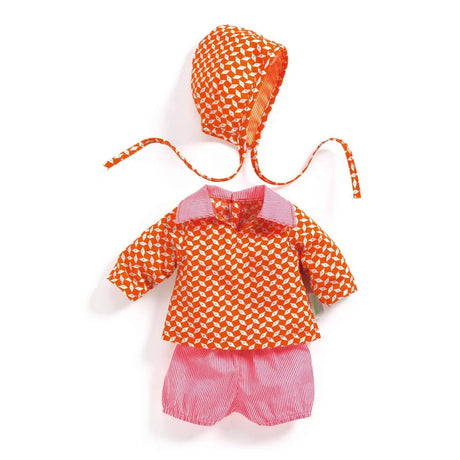 POMEA Puppenkleidung Pépin: Oranges Hemd mit geometrischem Muster und rosa Hose ; Pomea Puppenkleidung Pépin orange-rosa Set mit Mütze und Shorts ; POMEA Puppenkleidung Pépin: Orange Tunika, rosa Shorts und Mütze ; POMEA Puppenkleidung Pépin orange-weiß kariert mit rosa Mütze und Shorts