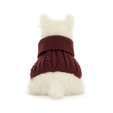Jellycat Munro Scottie Dog trägt burgunderfarbenen Strickpullover mit weißem Pelz