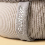 Jellycat Amuseables Pomilly Plüschtier in Beige mit Branding Detail