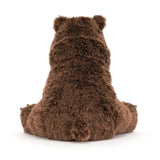 Jellycat Bizzlestomp Bear, braunes Kuscheltier von hinten, sitzend