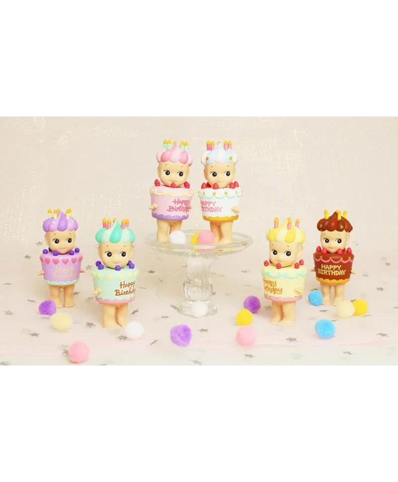 Sonny Angel Happy Birthday Sammelfiguren mit Geburtstagstorten und Kerzen