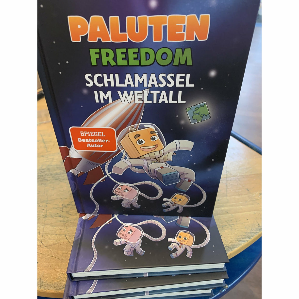 Schlamassel im Weltall: Ein Roman aus der Welt von Minecraft Freedom