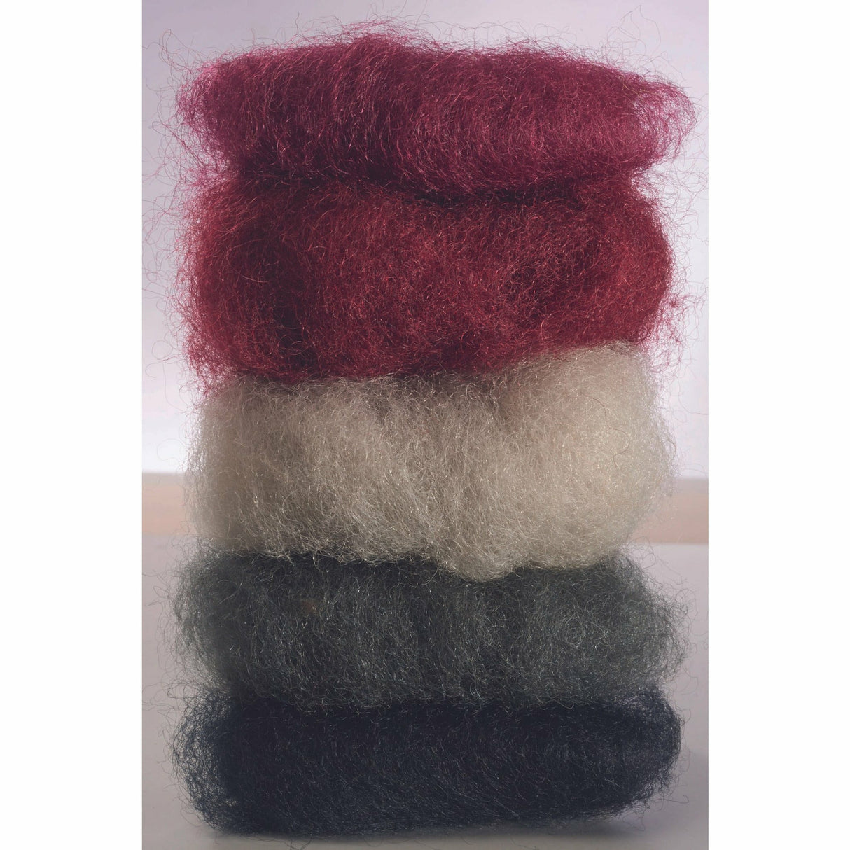 Glückskäfer | Märchenwolle pflanzengefärbt Farbenmix schwarz/rot 50 g